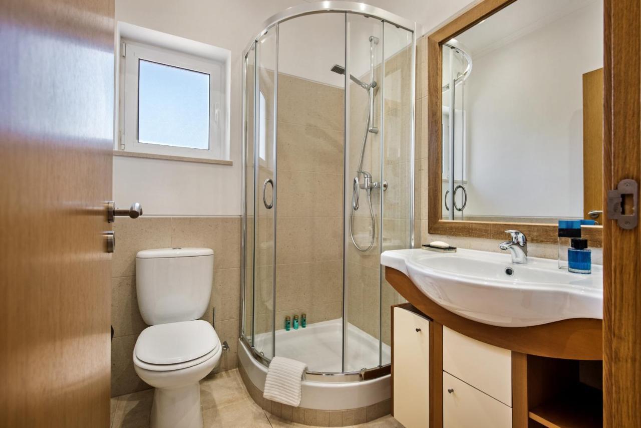 Luxurious First Floor Apartment Sleeps 4 Carvoeiro  Zewnętrze zdjęcie